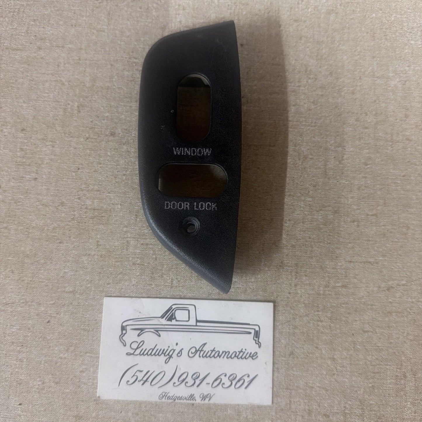 92-96 Bronco F150 F250 F350 OBS DOOR FRONT PASSENGER  RH SIDE SWITCH BEZEL  OEM