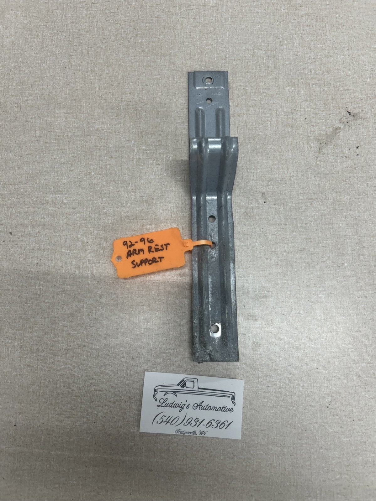 92 - 96 FORD F150 BRONCO F250 F350 DOOR PANEL ARMREST SUPPORT BRACKET RH LH OEM