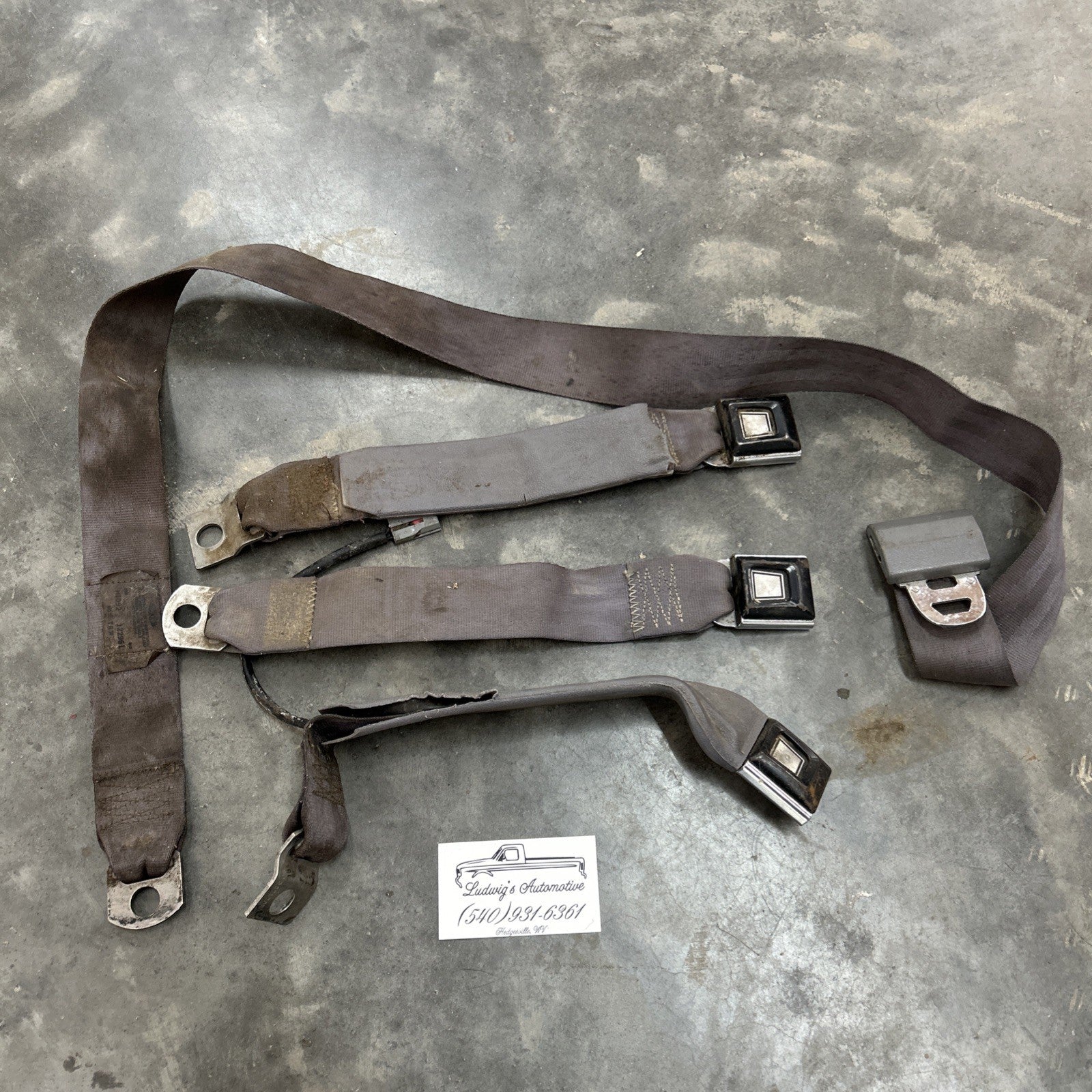 80-97 Ford f150 F250 F350 Seat Belt Buckle Set Bench Seat Black Driver Passenger