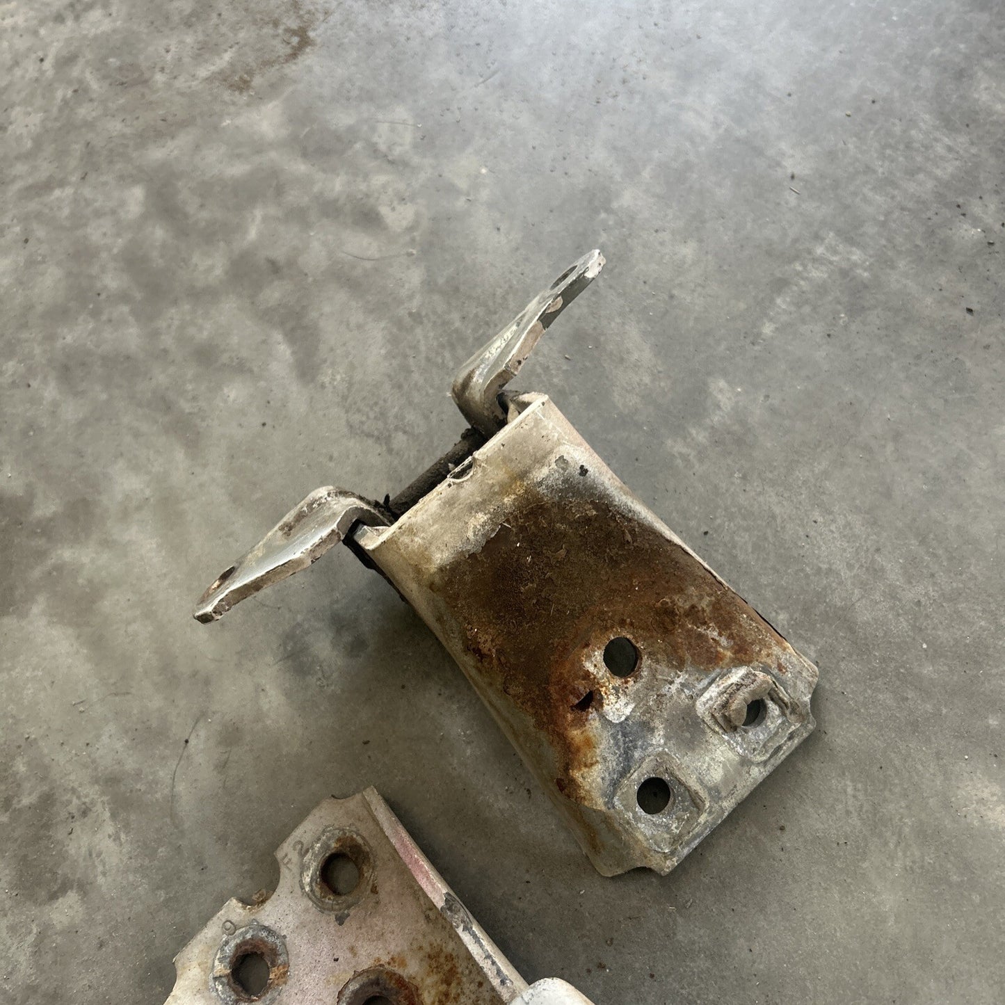 87 - 97 FORD OBS F150 F250 F350 PASSENGER SIDE FRONT DOOR HINGES SET OEM