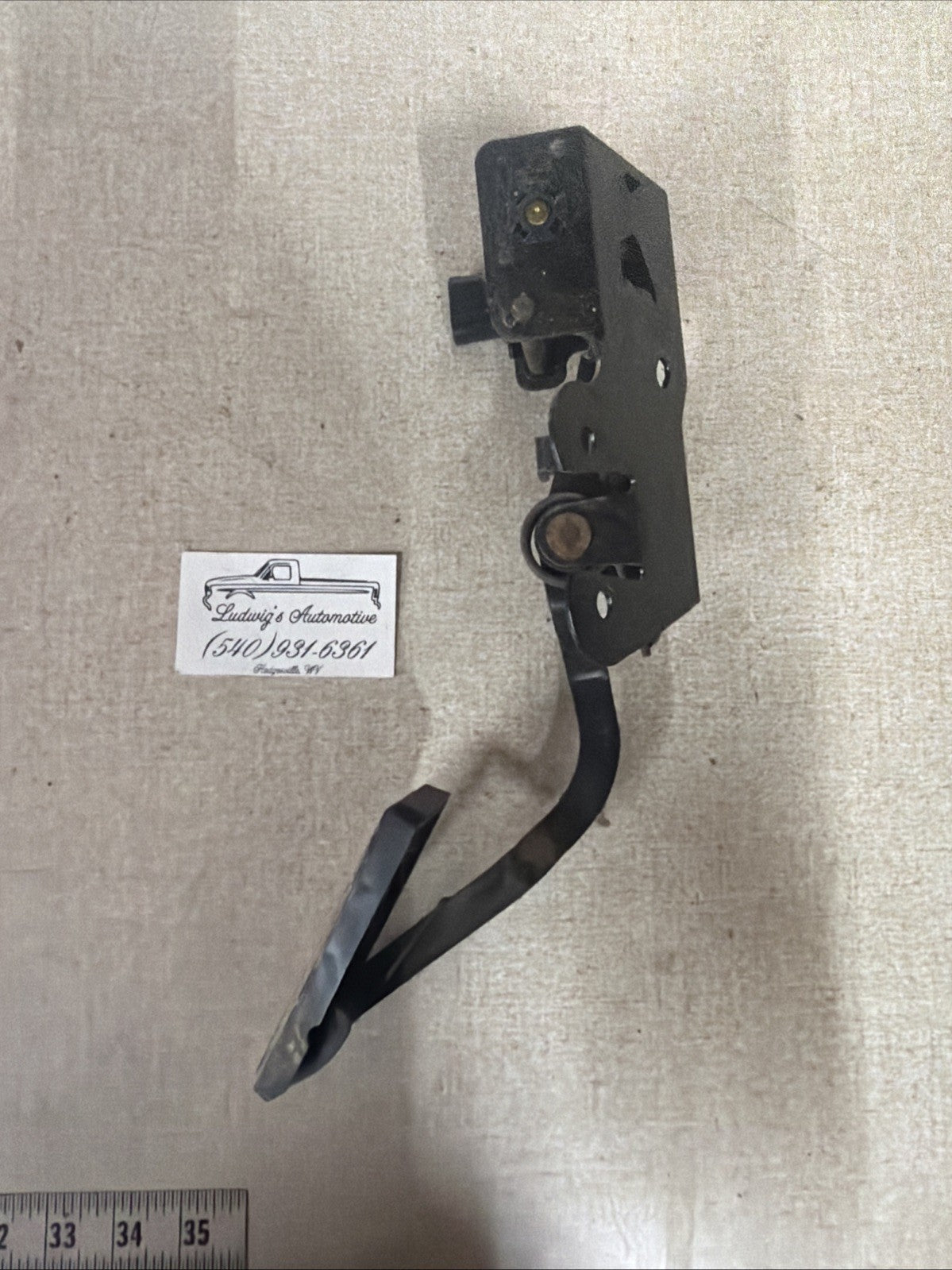 94.5-97 F250 7.3L DIESEL ACCELERATOR PEDAL OEM F5ta-9f836-ae