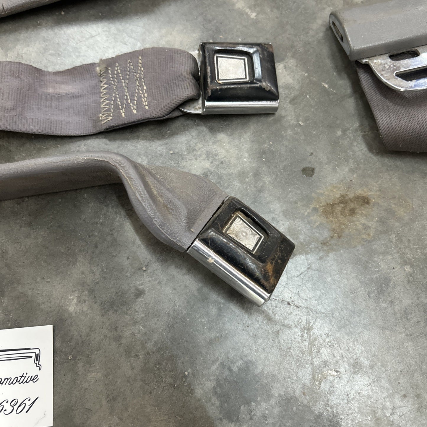 80-97 Ford f150 F250 F350 Seat Belt Buckle Set Bench Seat Black Driver Passenger