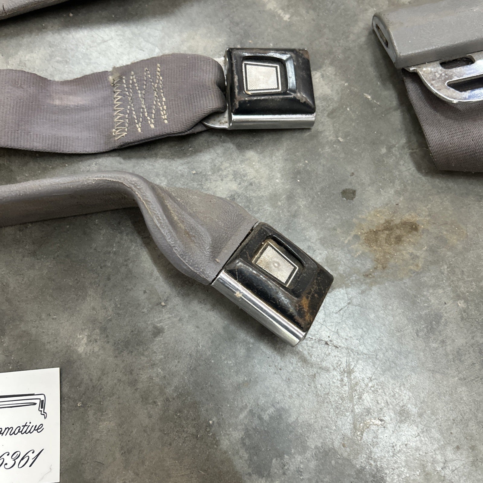 80-97 Ford f150 F250 F350 Seat Belt Buckle Set Bench Seat Black Driver Passenger