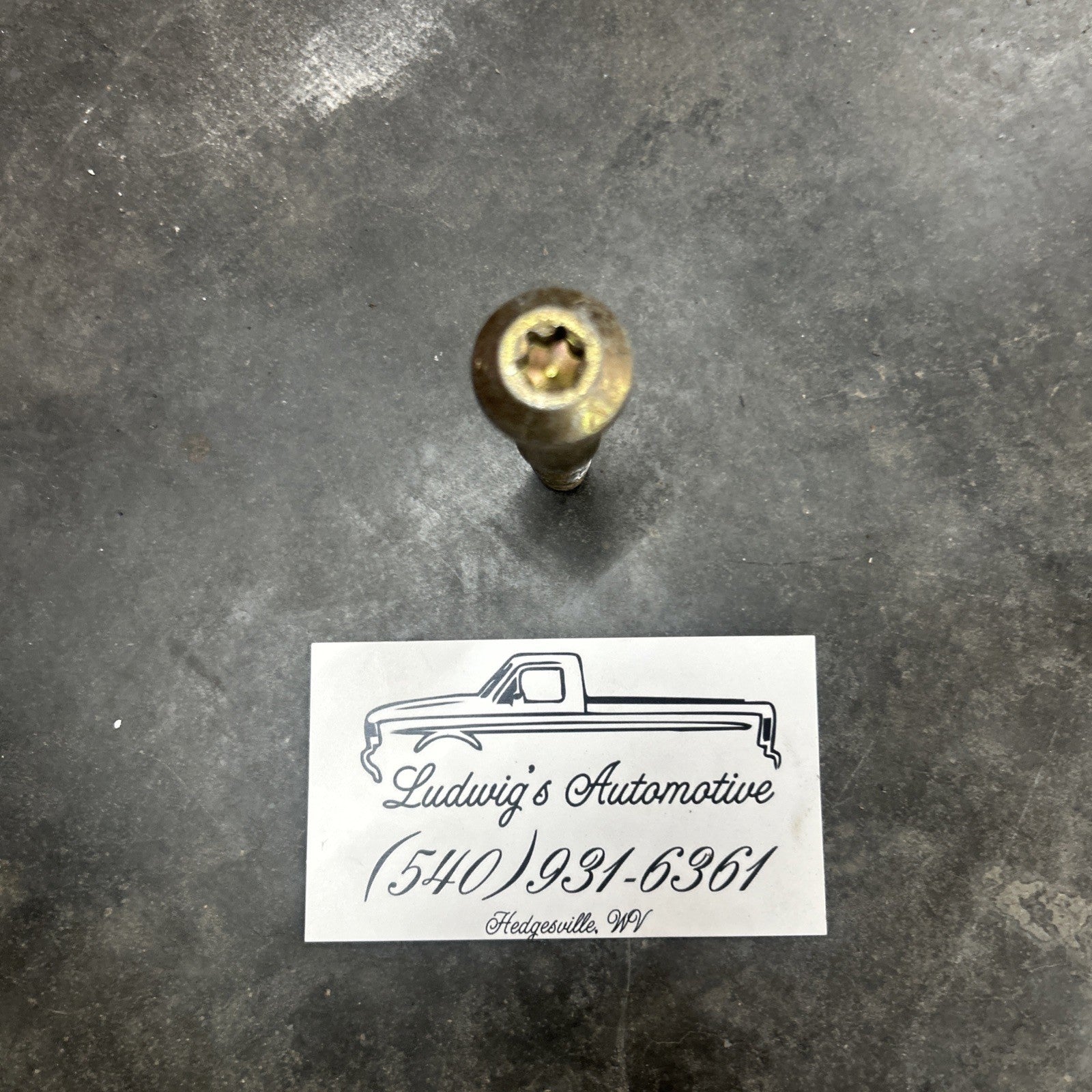 92-97 Ford F150 F250 F350 EXT Cab Upper Seat Belt Seatbelt Mounting Bolt OE 3164