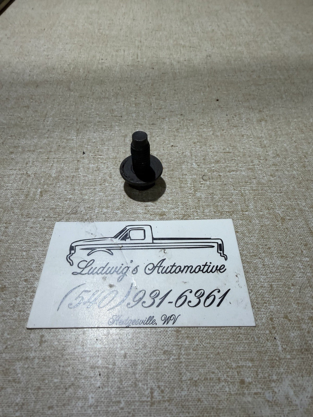 1992-1996 Ford F150 F250 F350 Fsuperduty Bronco OEM steering wheel retainer bolt
