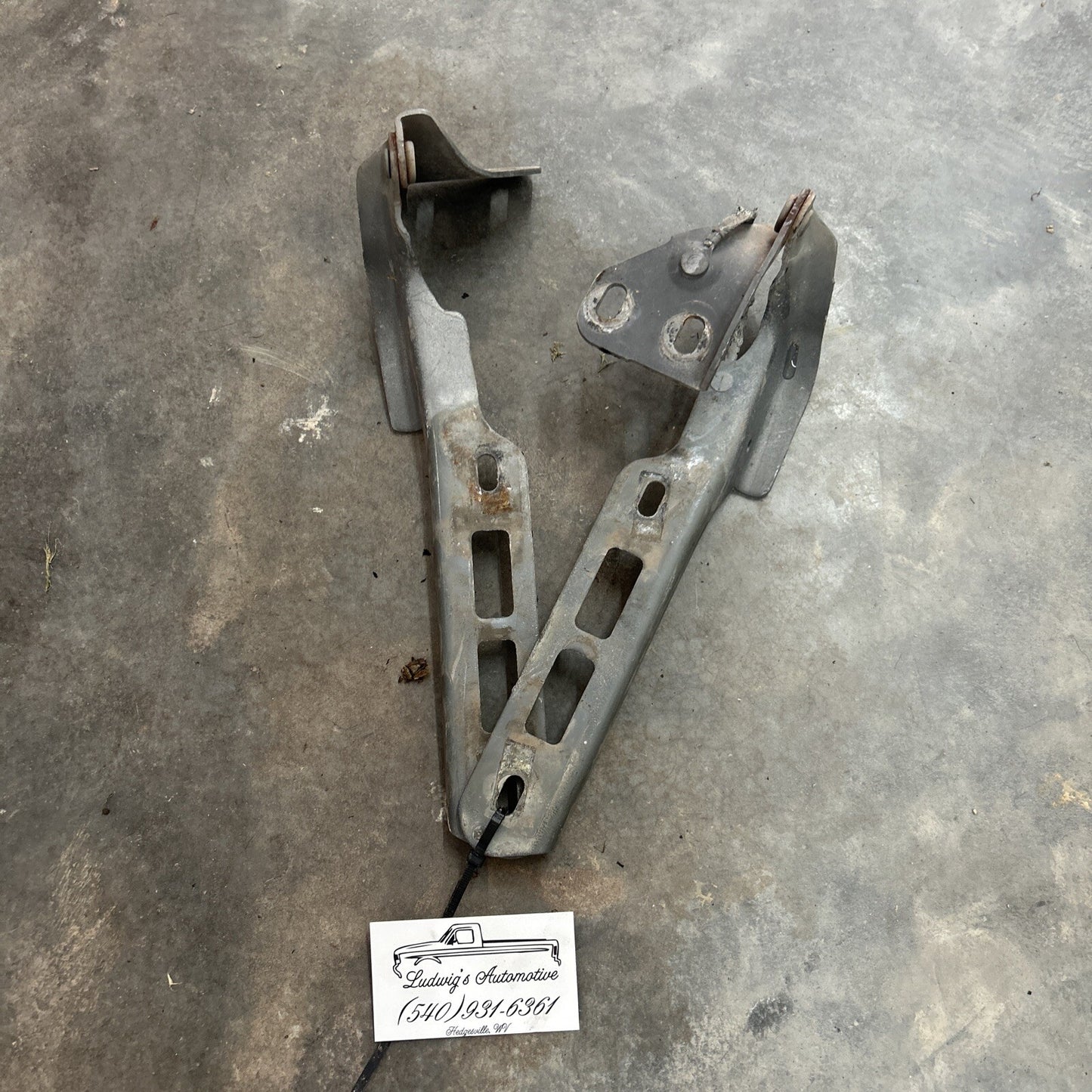 87 - 97 FORD OBS F150 BRONCO F250 F350 HOOD HINGES PAIR OEM