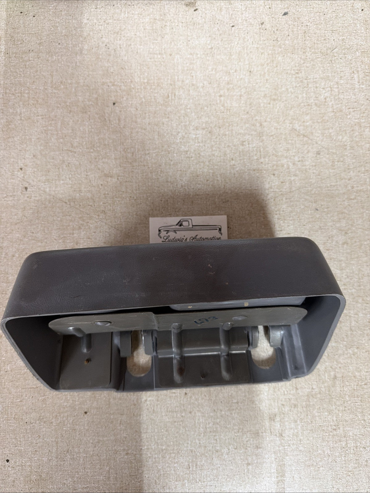 92-96 FORD F150 F250 CUP HOLDER OPAL GRAY 92-96 F150 F250 CUP HOLDER OPAL GRAY
