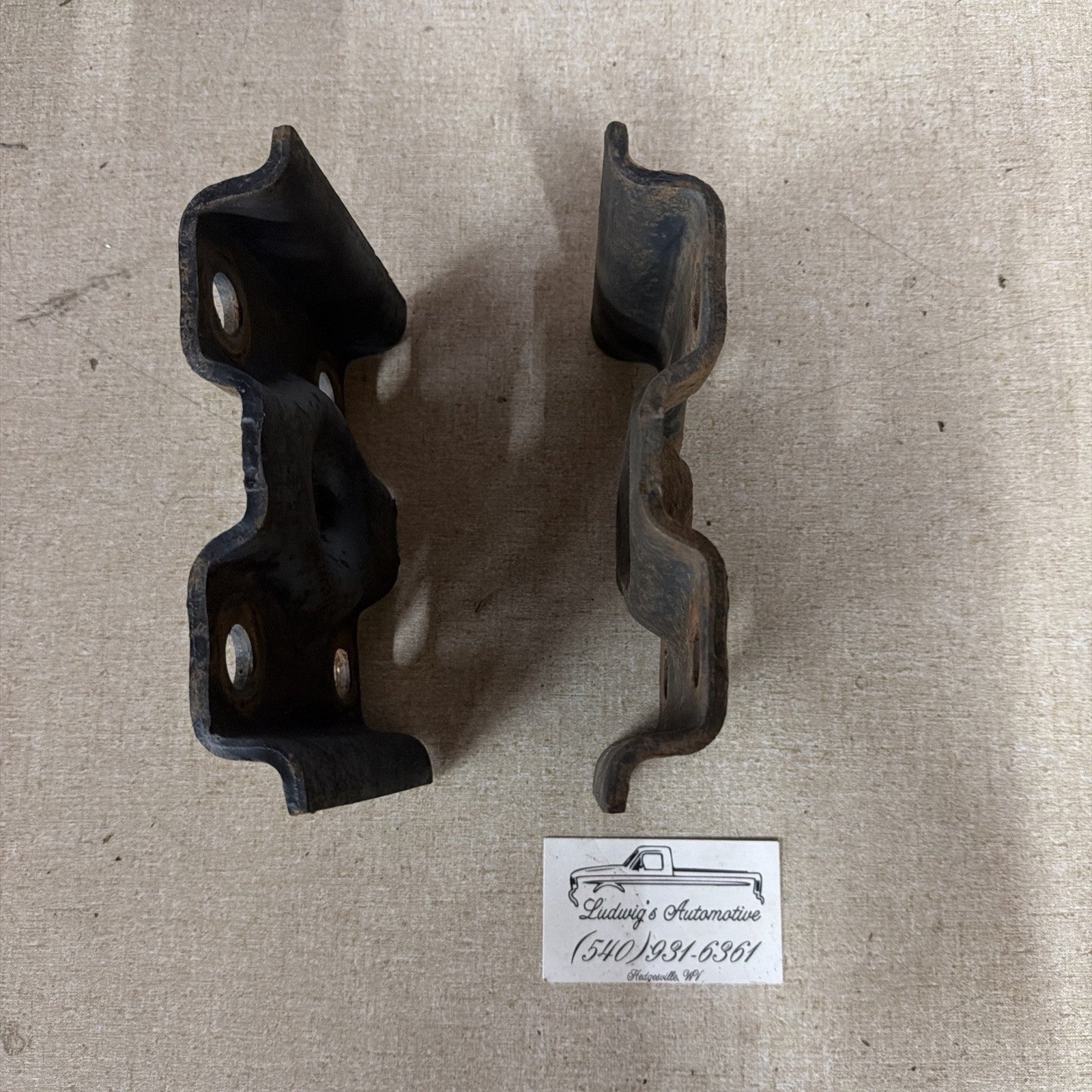 87-97 Ford F250 F350 Rear Axle Leaf Spring U Bolt Plate Set E2Ta-Ga