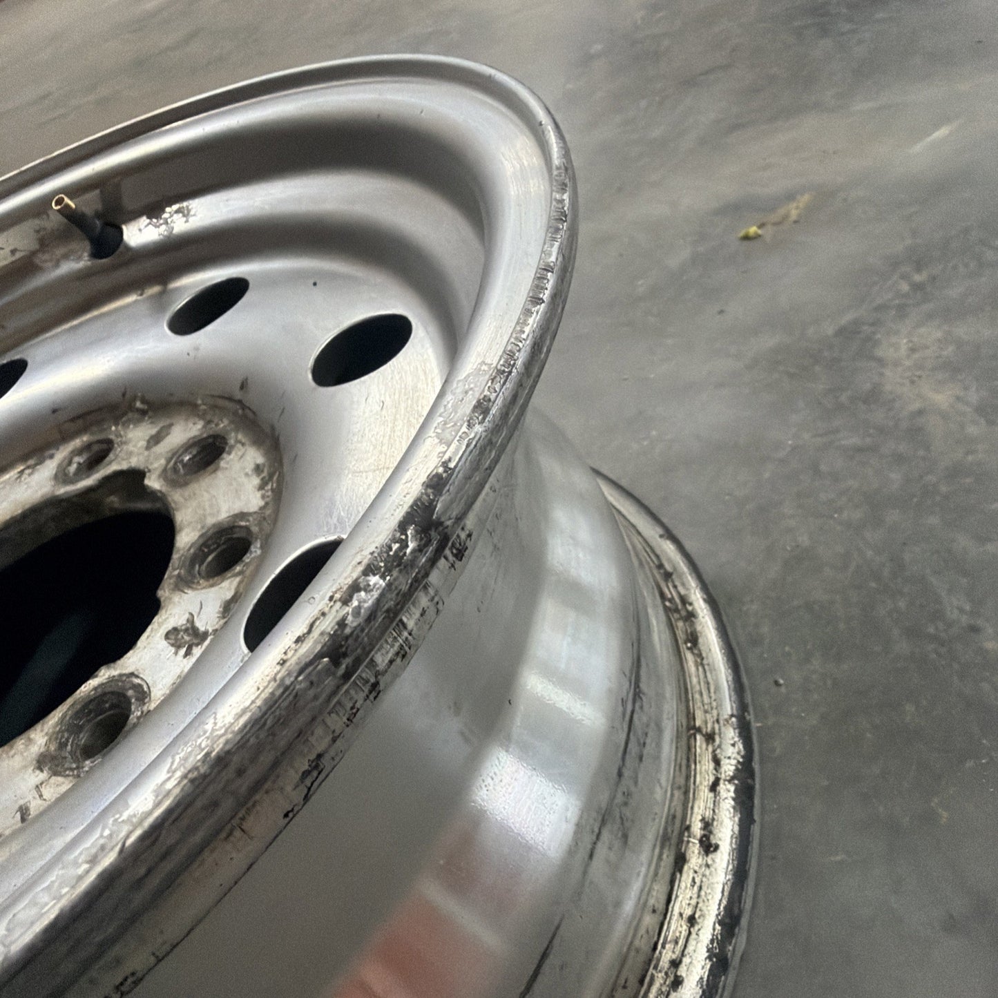 1992-1997 Ford F250,F350 Aluminum 16” 8x6.5 Single Wheel