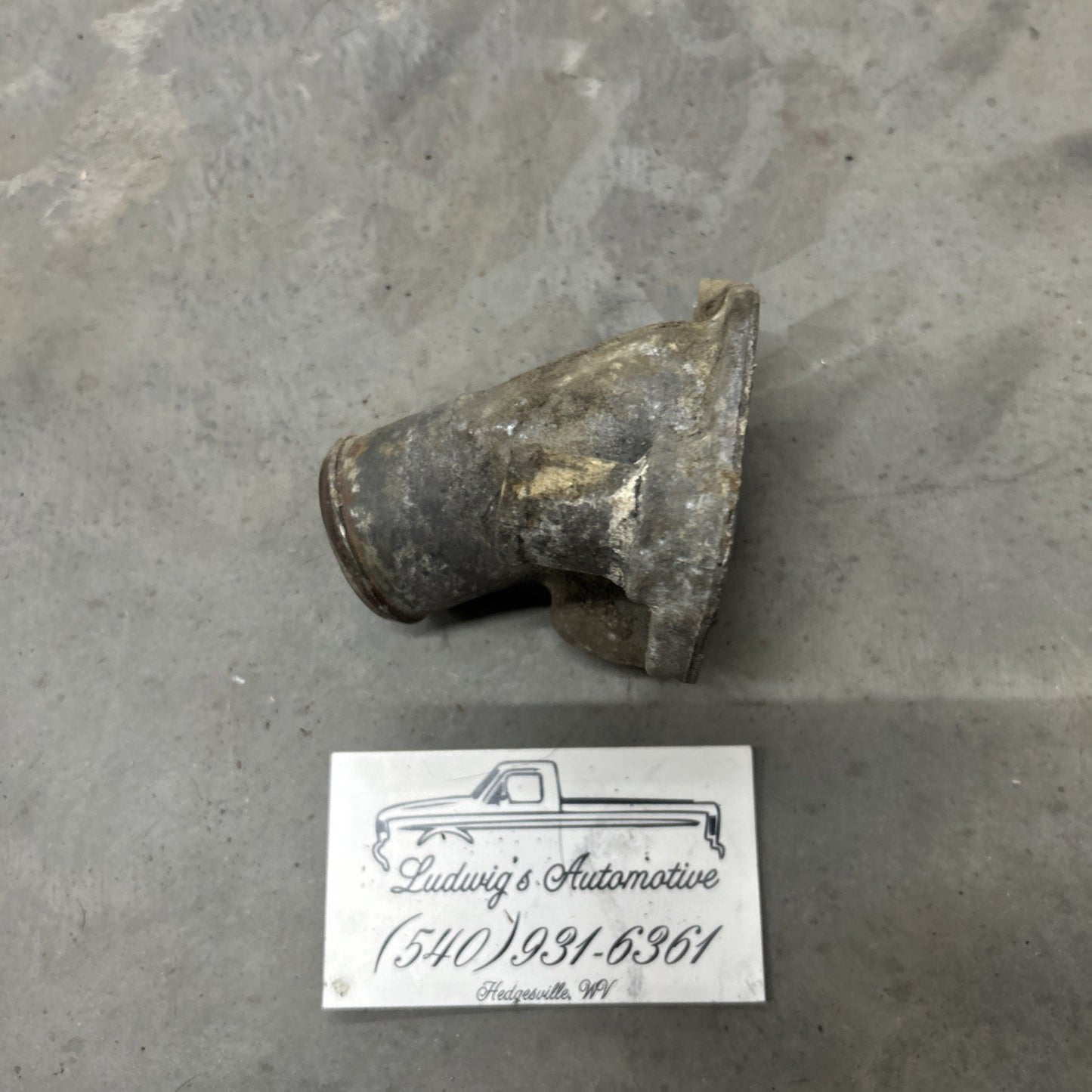 87 - 96 FORD F150 F250 F350 BRONCO 5.8L ENGINE THERMOSTAT HOUSING F0te-8592-aa