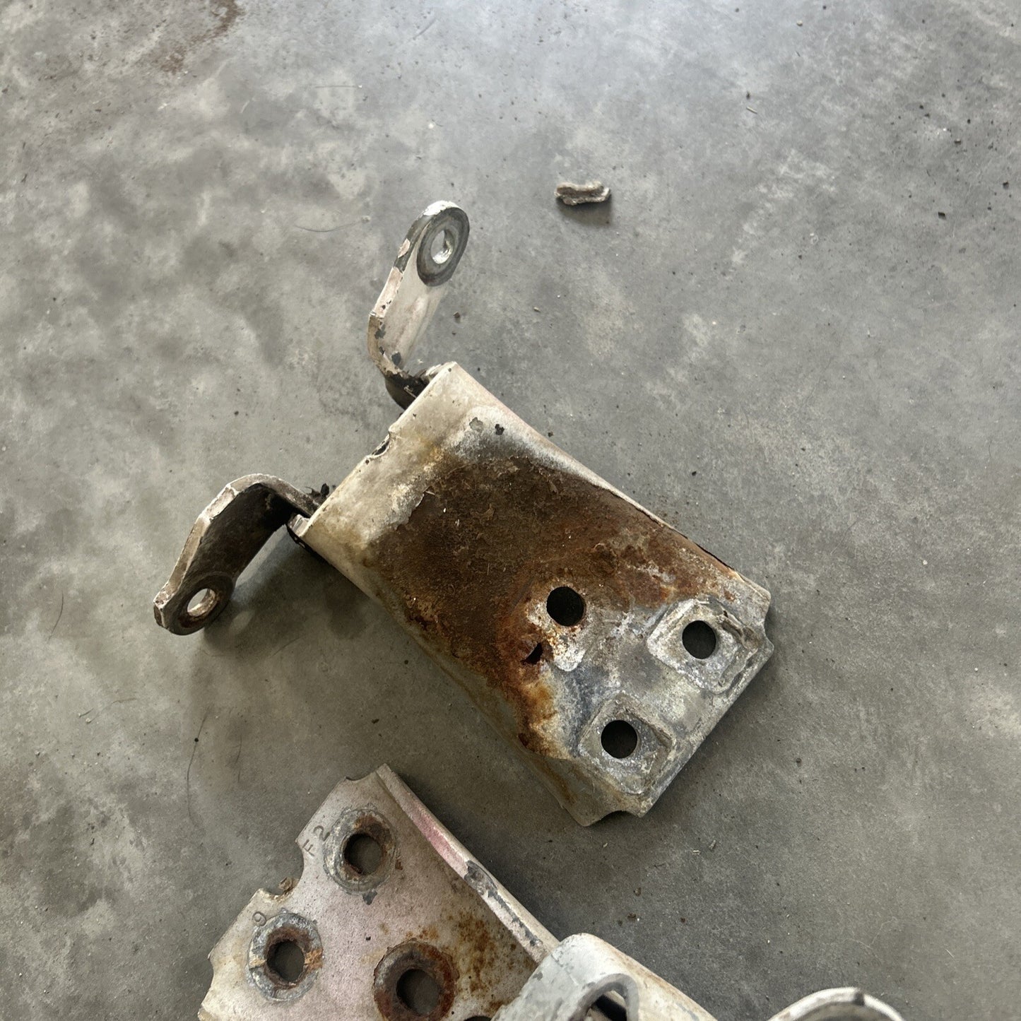 87 - 97 FORD OBS F150 F250 F350 PASSENGER SIDE FRONT DOOR HINGES SET OEM