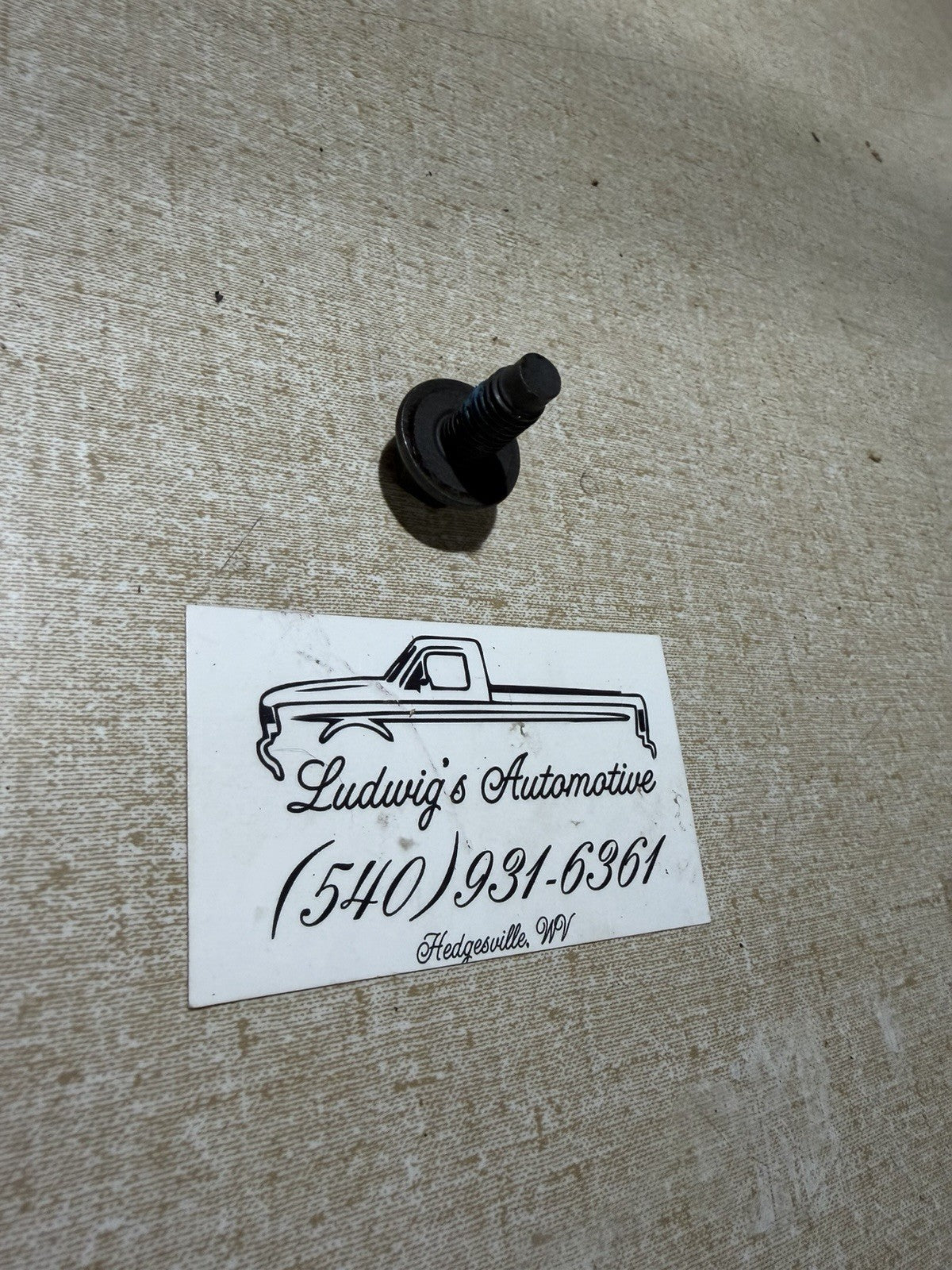 1992-1996 Ford F150 F250 F350 Fsuperduty Bronco OEM steering wheel retainer bolt