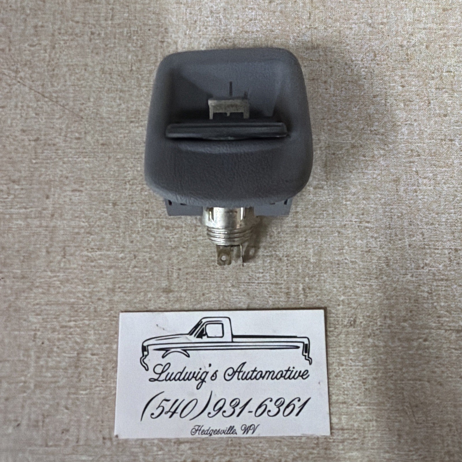 92-96 FORD F150 TRUCK DASH POWER POINT 12V POWER SOCKET GRAY F250 F350