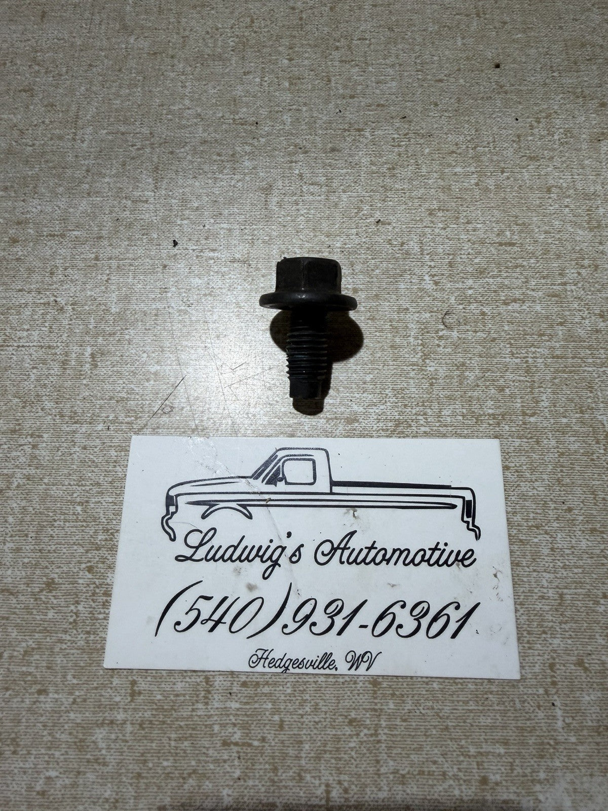1992-1996 Ford F150 F250 F350 Fsuperduty Bronco OEM steering wheel retainer bolt