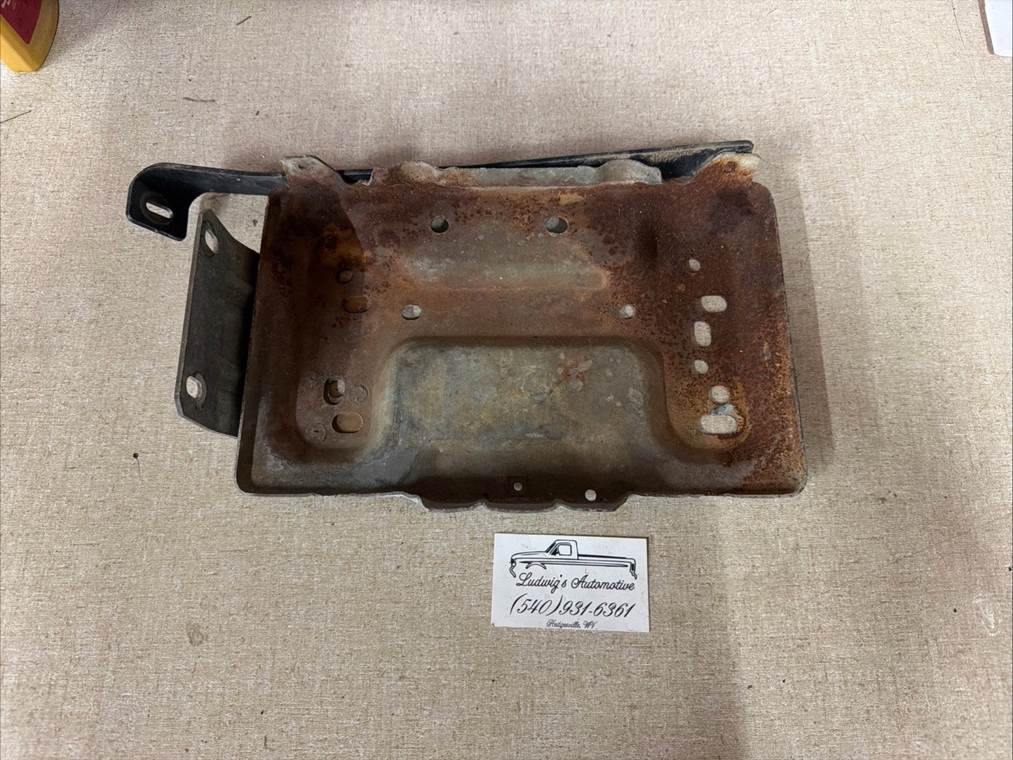 1987 - 1996 87-96 FORD BRONCO F150 F250 1997 97 F350 RIGHT BATTERY TRAY NICE OEM
