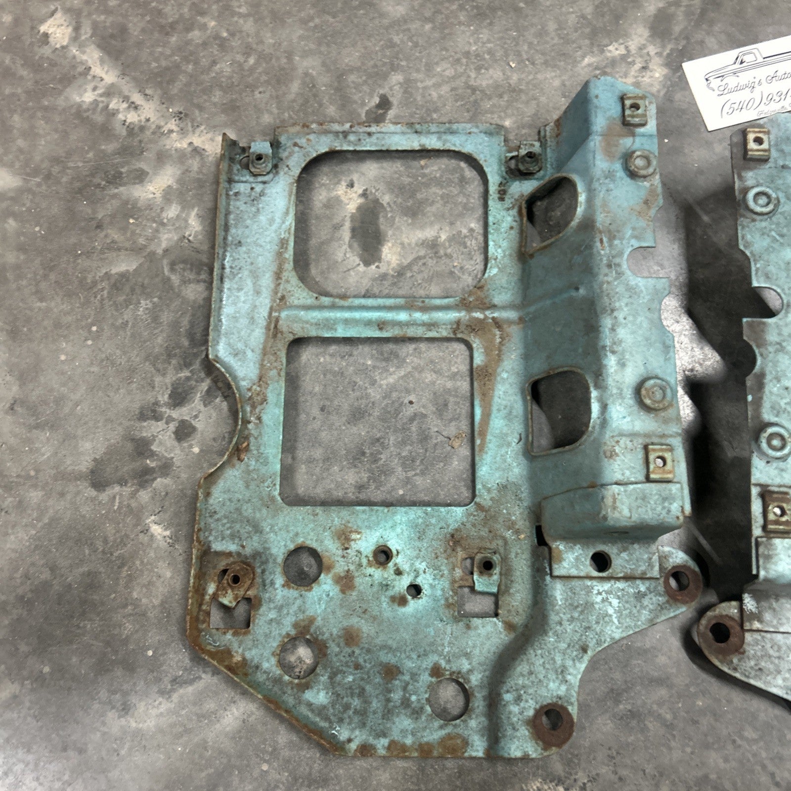 92- 97 FORD F150 F250 F350 RADIATOR CORE SUPPORT RIGHT/LEFT Headlight BRACKET 