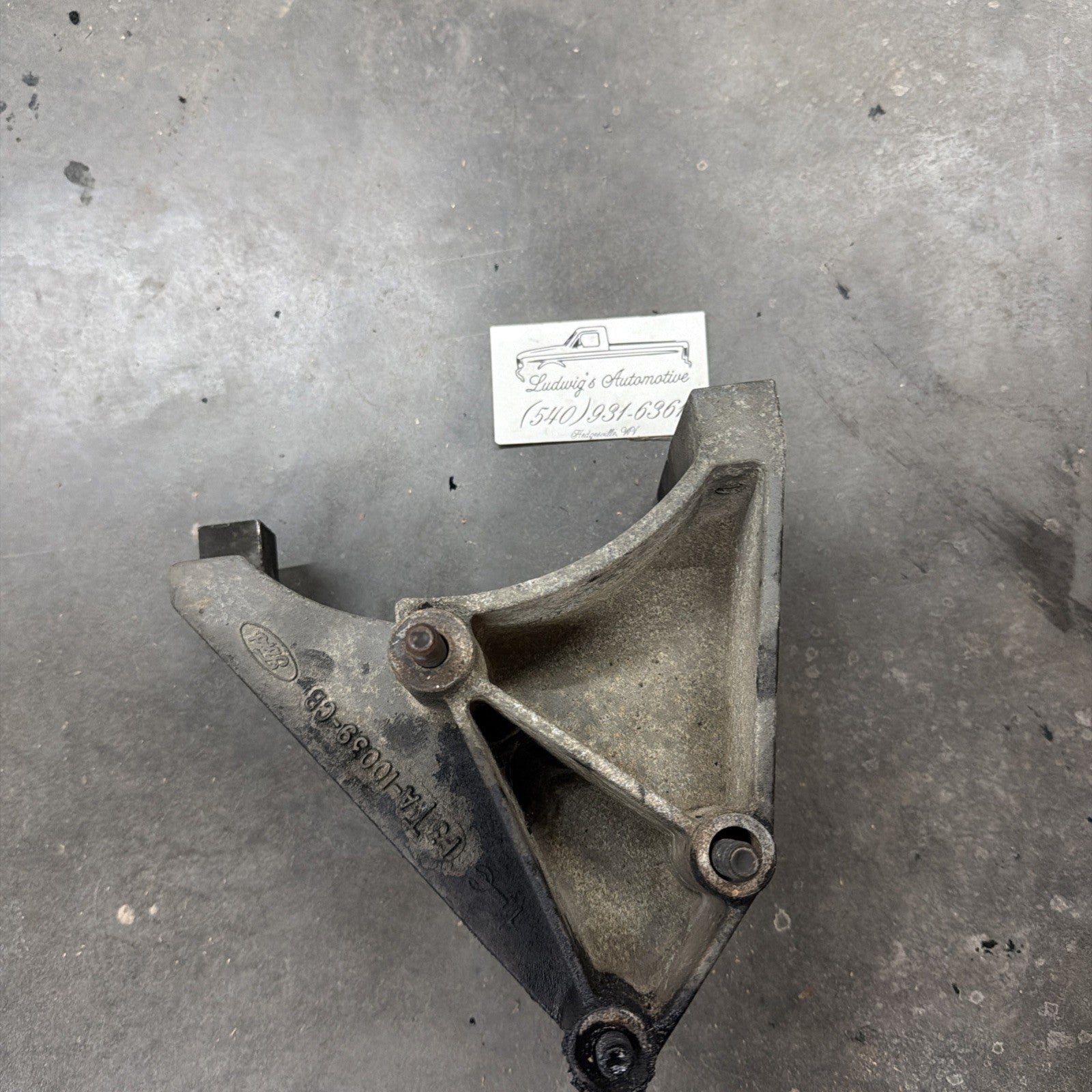 92-94 Ford 7.3 IDI Diesel Alternator Mounting Bracket 1992-1994 F3TA-10039-CB