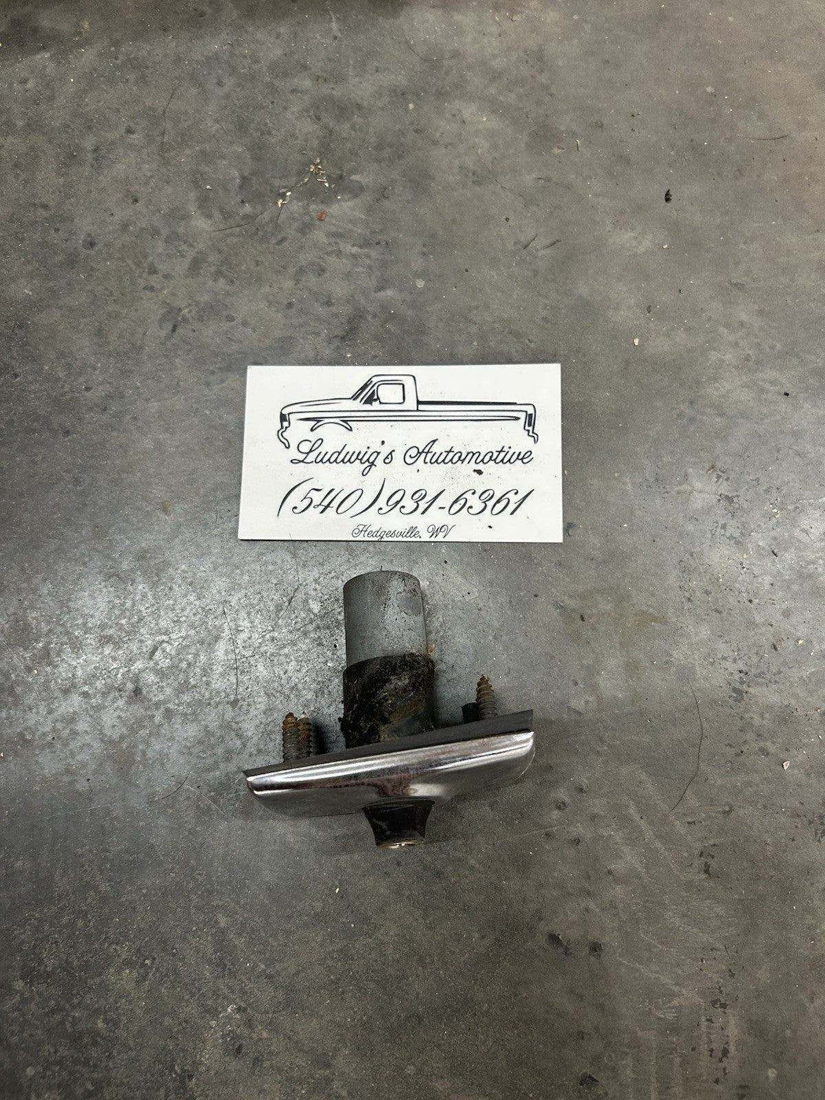 92-97 FORD OBS F150 F250 F350 BRONCO RADIO ANTENNA Base Mount OEM Used