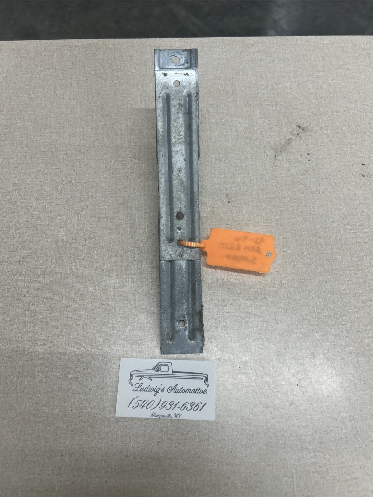 92 - 96 FORD F150 BRONCO F250 F350 DOOR PANEL ARMREST SUPPORT BRACKET RH LH OEM