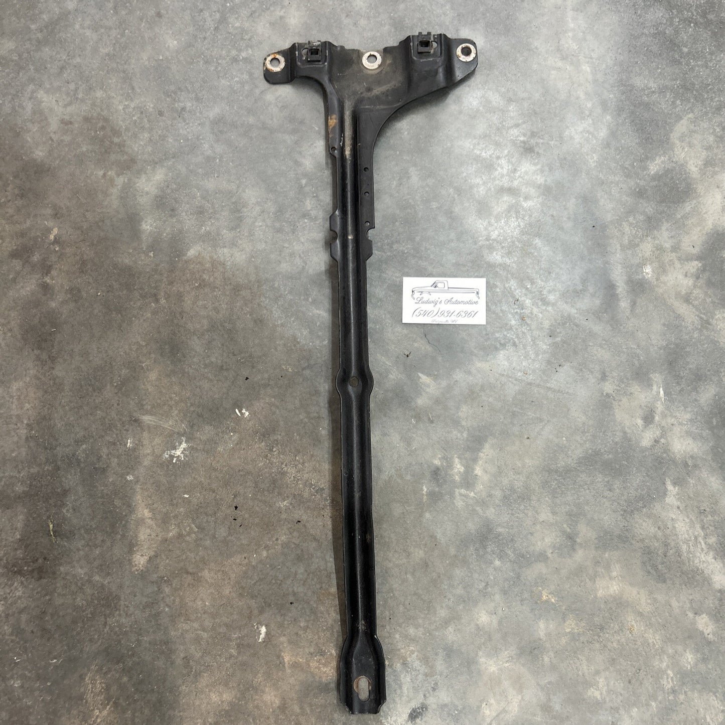 1992 - 1997 Ford F250 F350 7.3 Diesel Core Support Center Bracket. OEM
