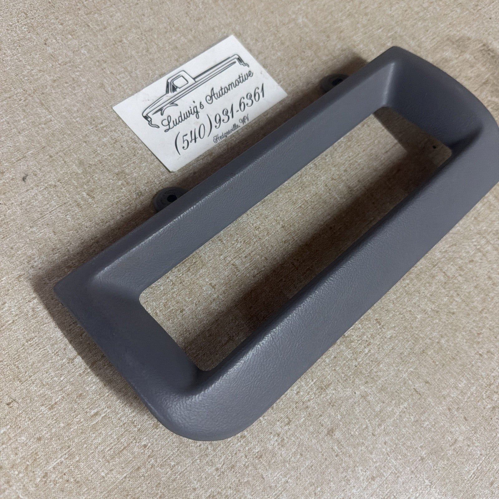 1992-1996 Ford F150 F250 F350 Bronco LIGHT Gray Climate Control Trim Bezel OEM