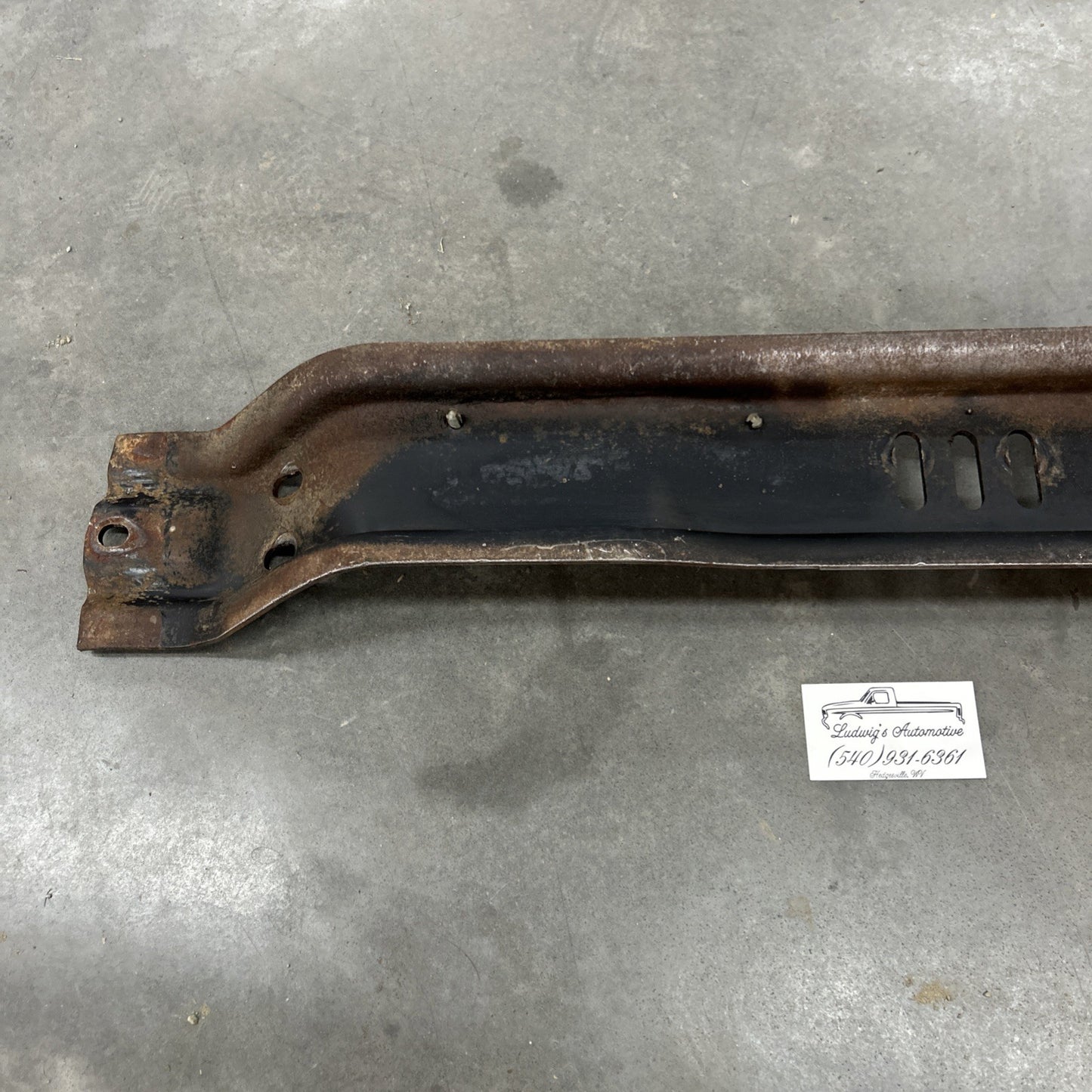 87-97 F150 F250 F350 4x4 C6 transmission crossmember