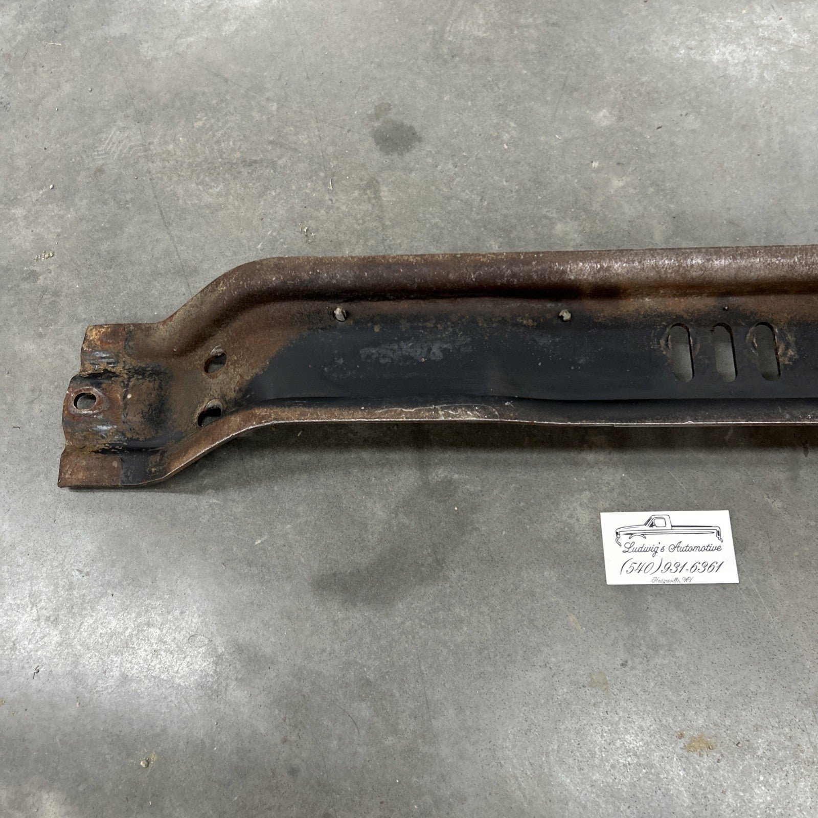 87-97 F150 F250 F350 4x4 C6 transmission crossmember