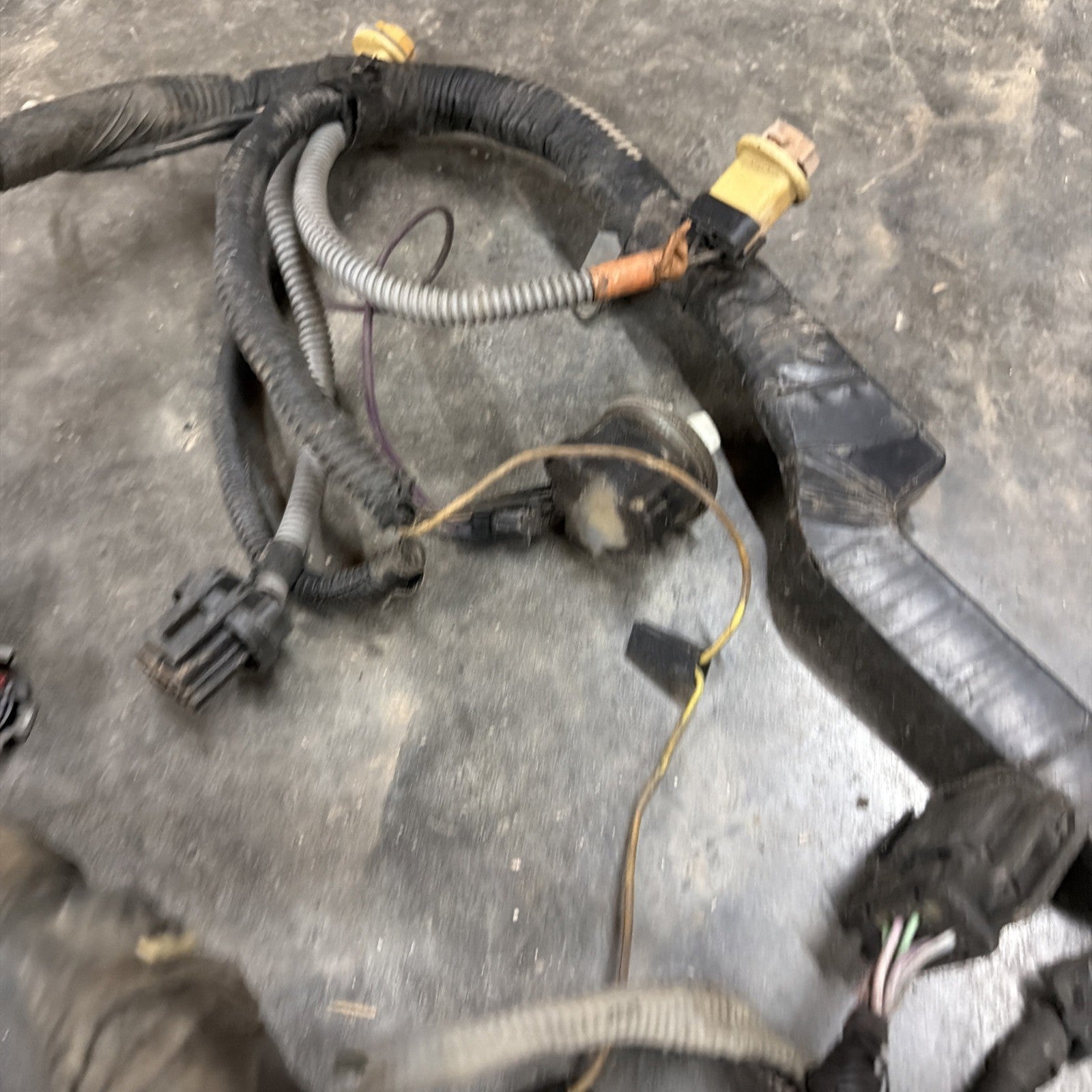 96-97 Ford F250 F350 7.3L Underhood Fuse Box Wiring Harness F7TB-12A581-p260f