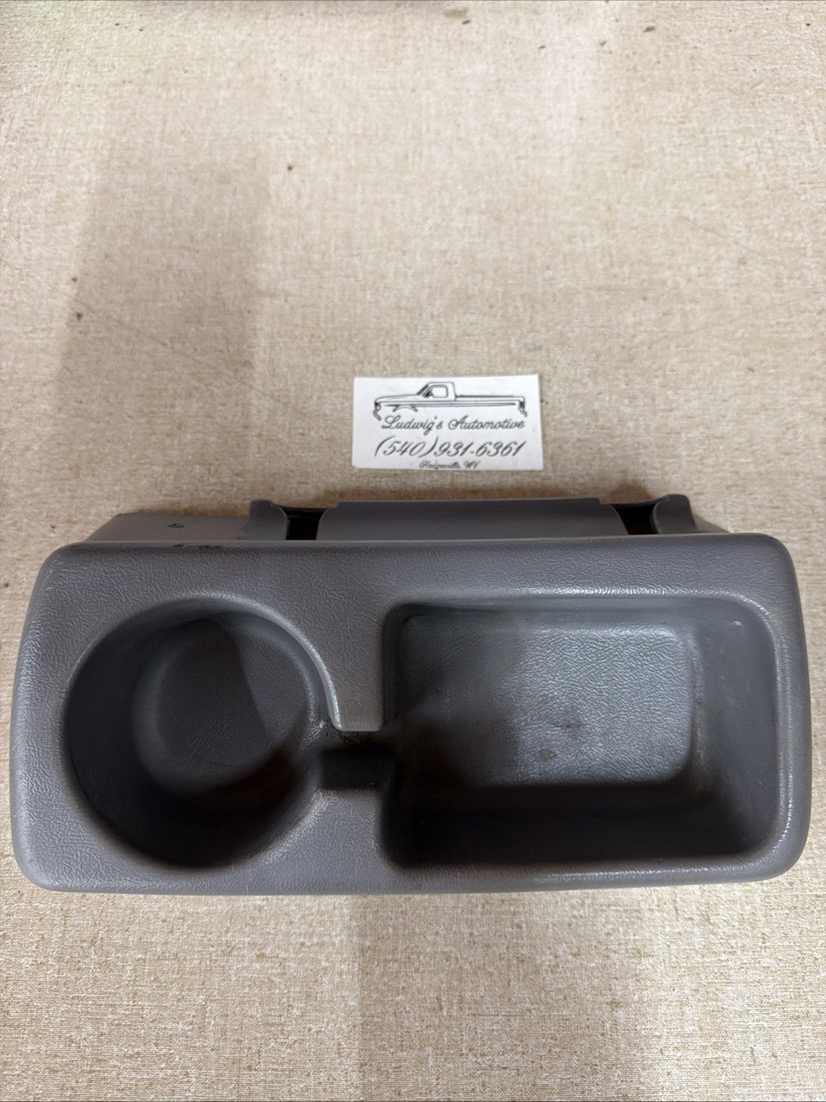 92-96 FORD F150 F250 CUP HOLDER OPAL GRAY 92-96 F150 F250 CUP HOLDER OPAL GRAY