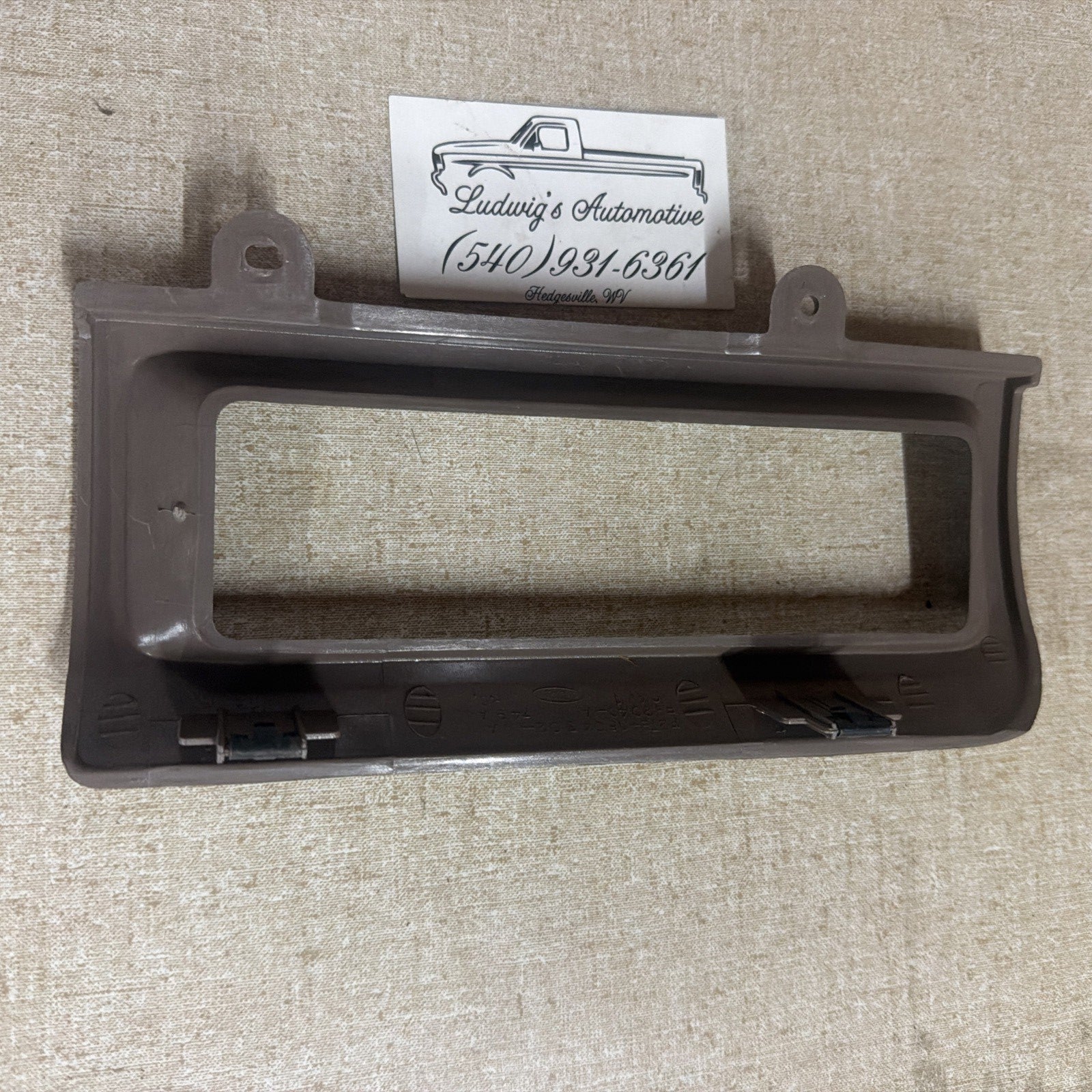 OEM 1992 - 1996 FORD F150 F250 F350 BRONCO CLIMATE CONTROL Trim Bezel TAN