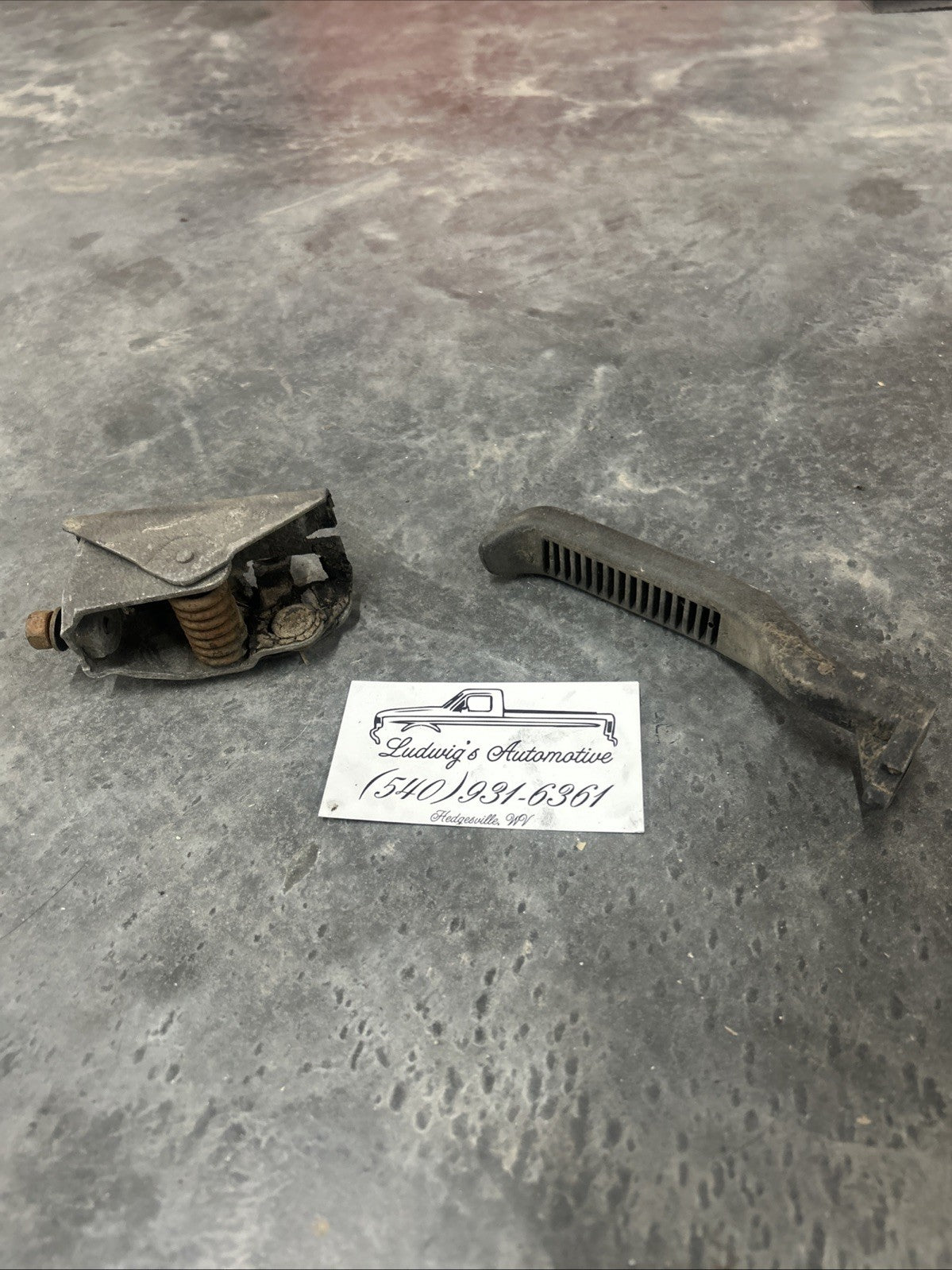 1987-1991 Ford Truck F150 F250 F350 Passenger RH Interior Inner Door Handle OEM