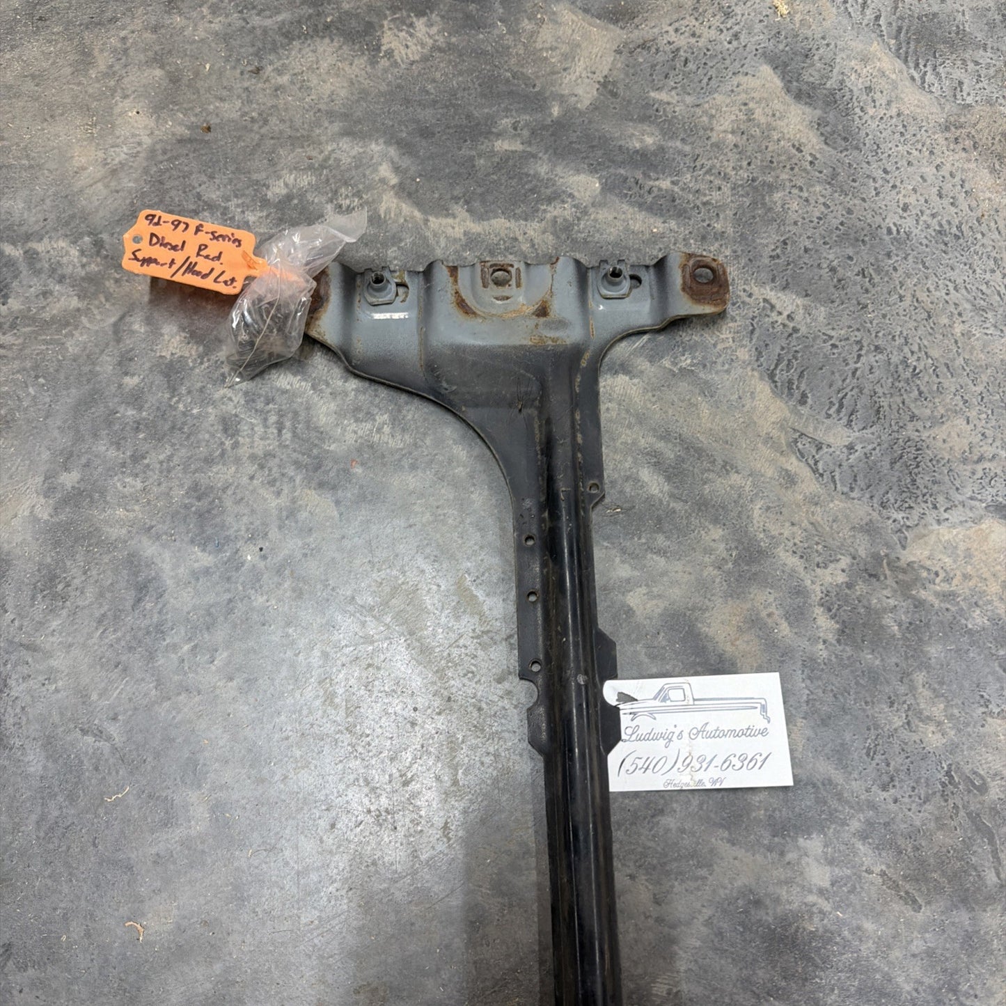 94-97 Ford F250 F350 F-Series Center Radiator Core Support Hood Latch Mount