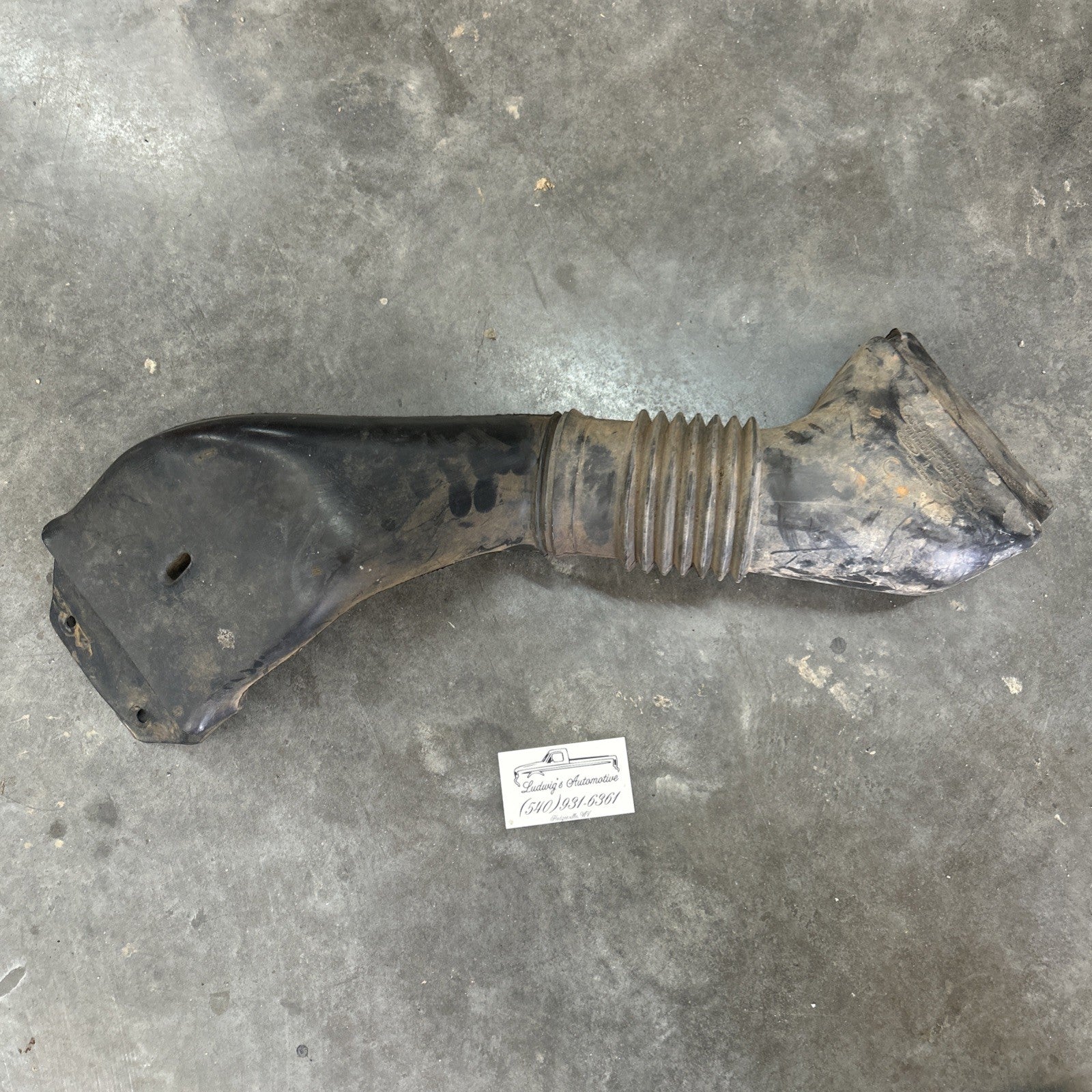 87-96 Ford F150 - 5.0L 5.8L efi AIRBOX Air Filter Intake Tube solid HOSE INLET