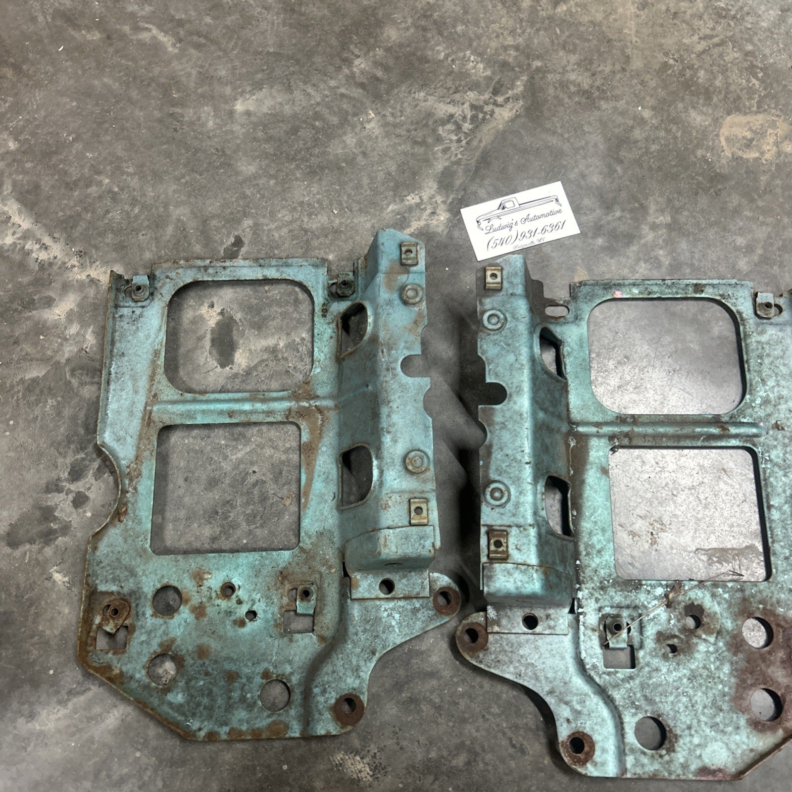 92- 97 FORD F150 F250 F350 RADIATOR CORE SUPPORT RIGHT/LEFT Headlight BRACKET 