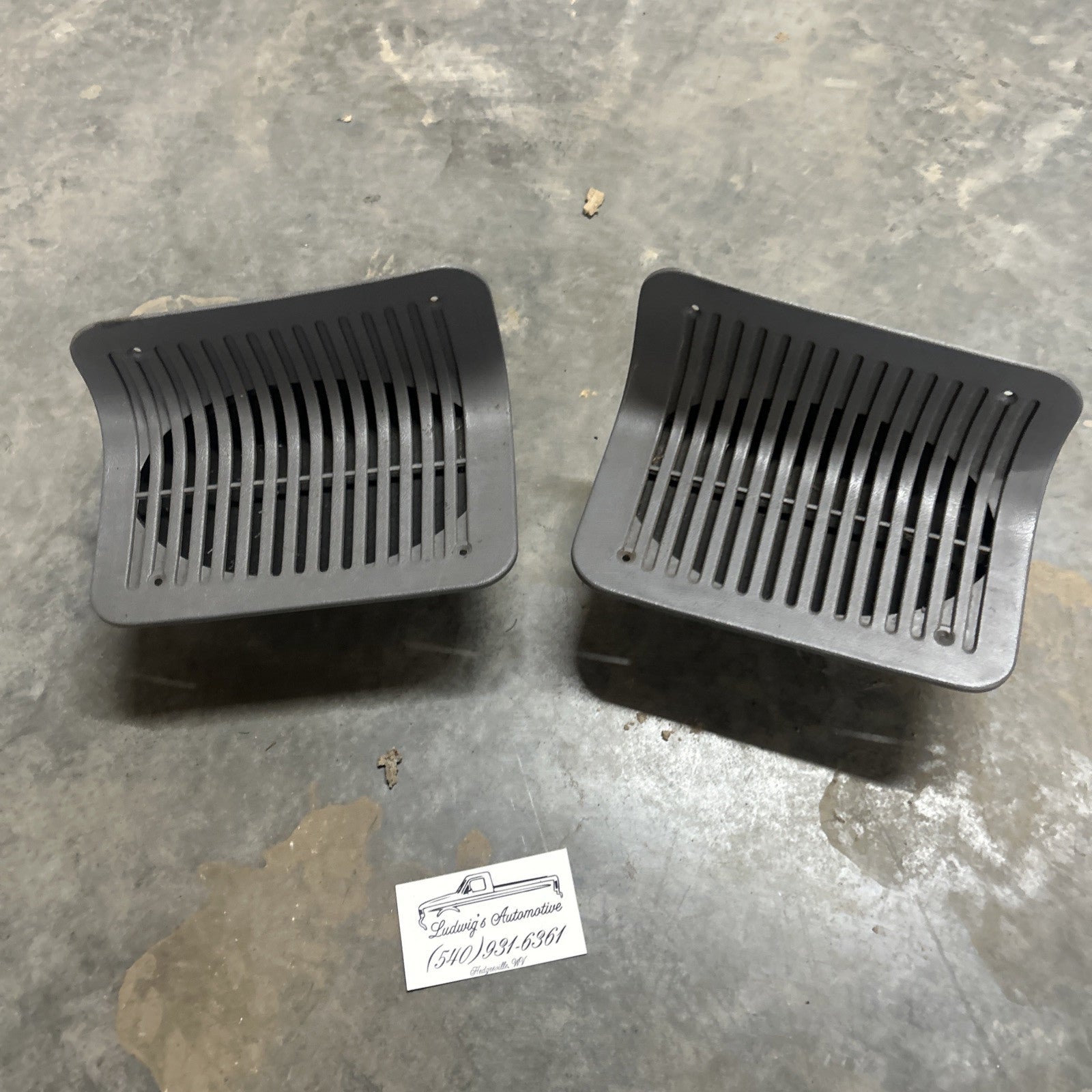 1992 - 1997 Ford F150 F250 F350 Rear Speaker Grilles & Speakers. Opal Grey OEM